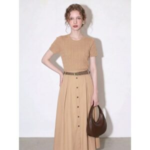Mocha brown knitted dress for women 2026 summer new high-waisted slimming belted A-line skirt elegant style